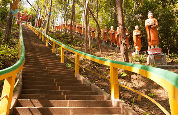 Wat Phnom Sam Bok Resort